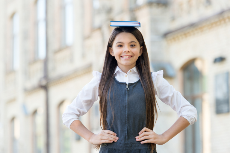 А нужен ли учебник? Или обучение английскому через диалог