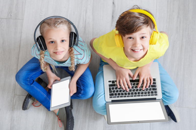 <strong>Нескучное аудирование: как выбрать подкаст на английском для ребенка?</strong>